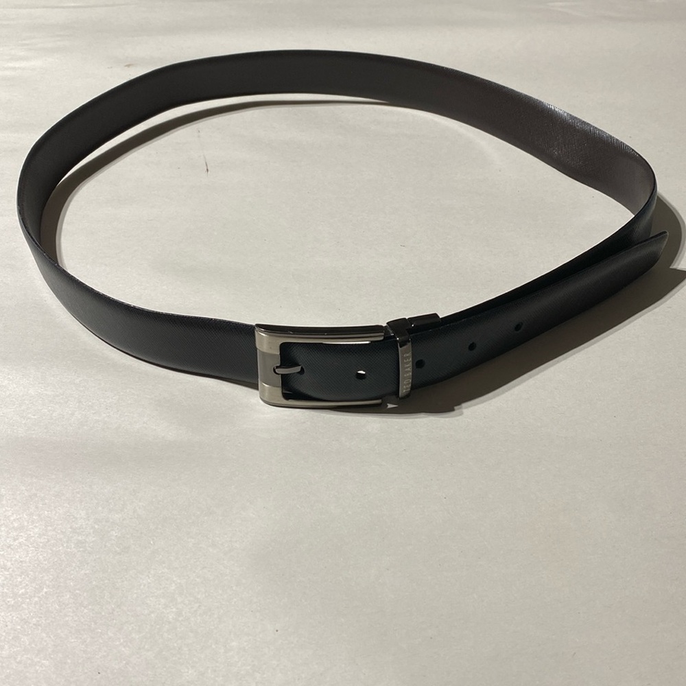 Ted Baker men’s reversible belt. Black & Dark brown. 40” long.